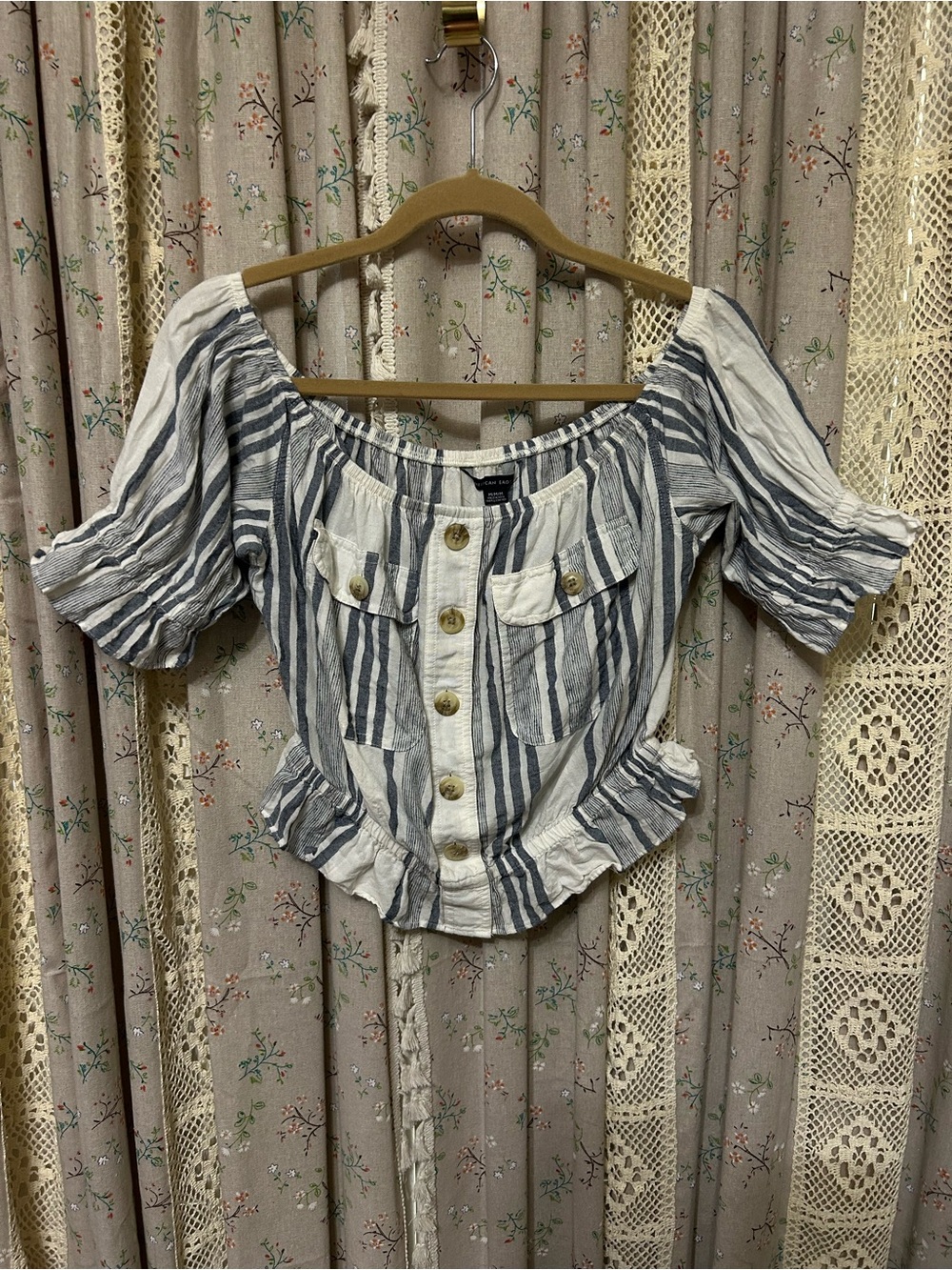 American Eagle Blue Stripe Off Shoulder‎ Peplum Crop Top Medium EUC